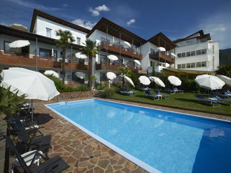 Hotel Ladurner Merano Eksteriør billede